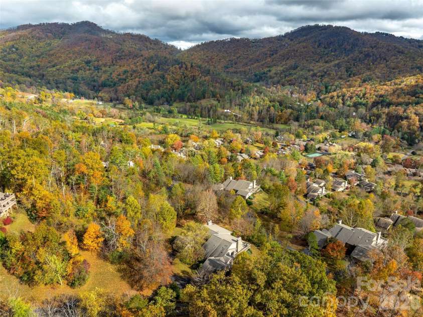 80 Stony Ridge, Asheville, NC 28804.  MLS# CAR4321949, YatesRealty ID 15789. 