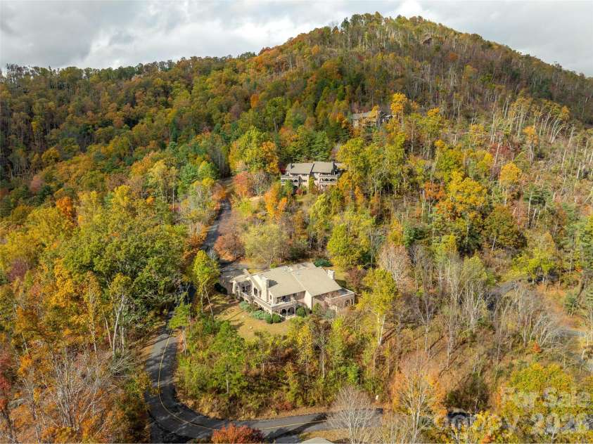 80 Stony Ridge, Asheville, NC 28804.  MLS# CAR4321949, YatesRealty ID 15789. 