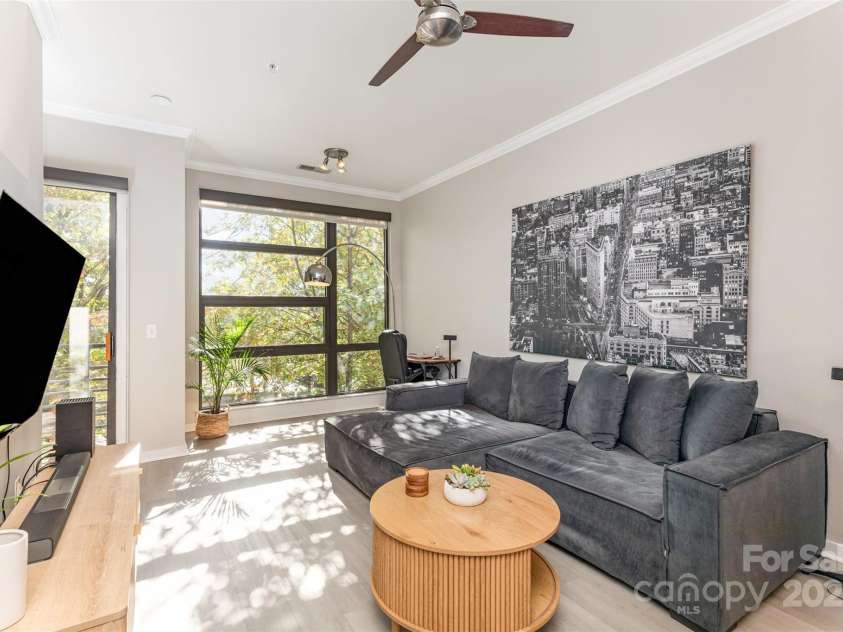 525 6th Street, Charlotte, NC 28202.  MLS# CAR4316766, YatesRealty ID 1579. 