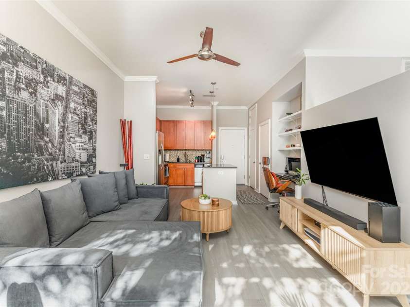 525 6th Street, Charlotte, NC 28202.  MLS# CAR4316766, YatesRealty ID 1579. 