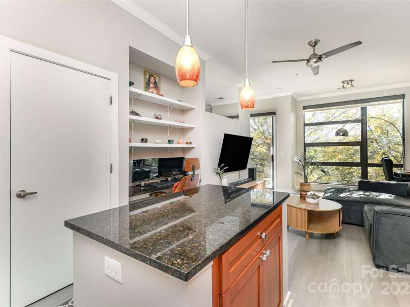 525 6th Street, Charlotte, NC 28202.  MLS# CAR4316766, YatesRealty ID 1579. 