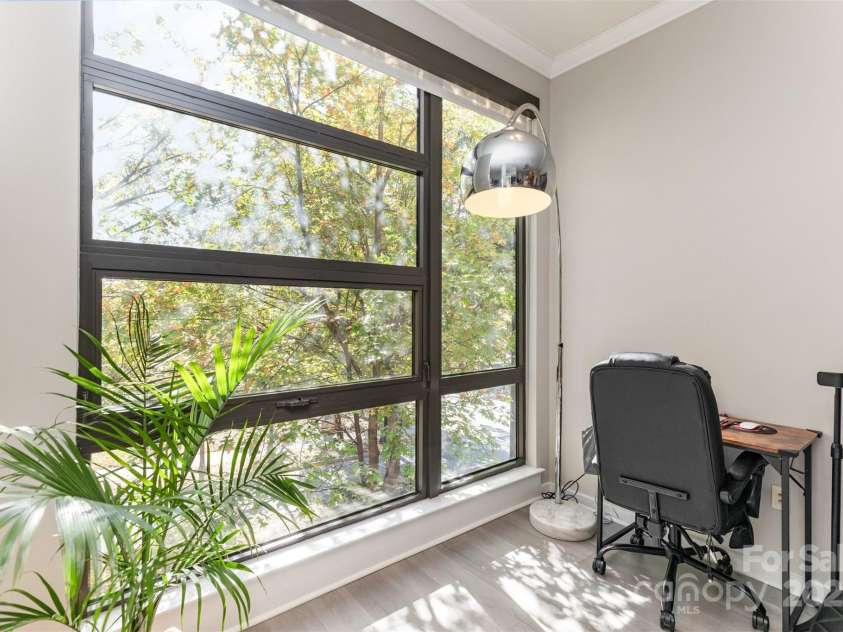 525 6th Street, Charlotte, NC 28202.  MLS# CAR4316766, YatesRealty ID 1579. 