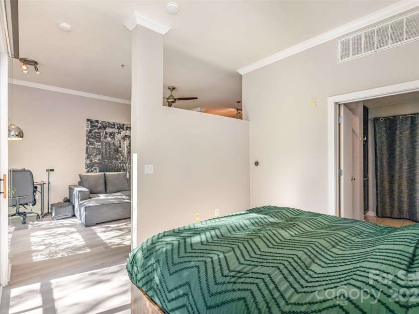 525 6th Street, Charlotte, NC 28202.  MLS# CAR4316766, YatesRealty ID 1579. 