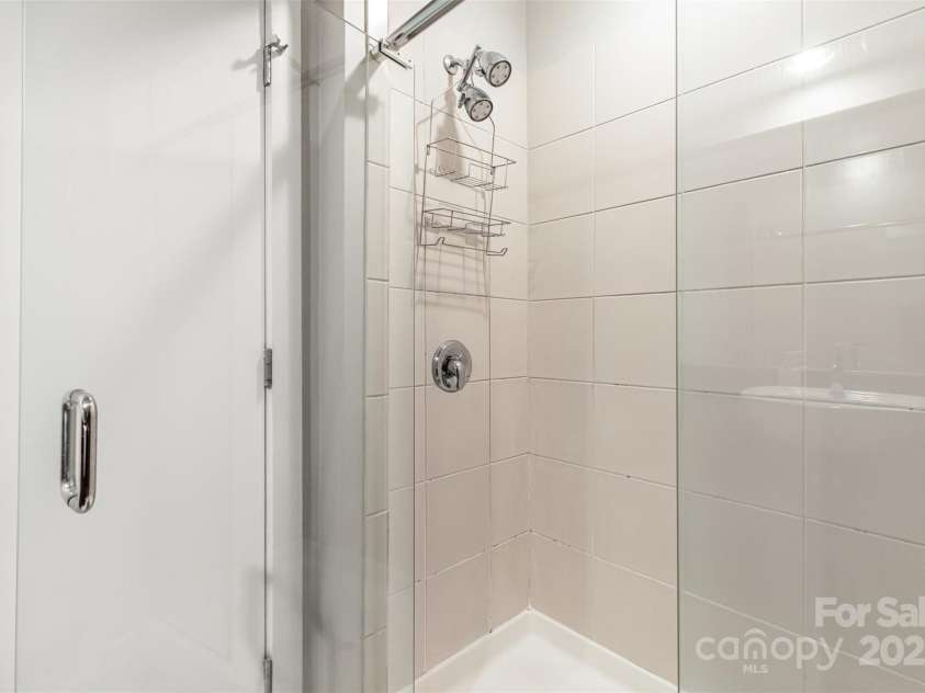 525 6th Street, Charlotte, NC 28202.  MLS# CAR4316766, YatesRealty ID 1579. 