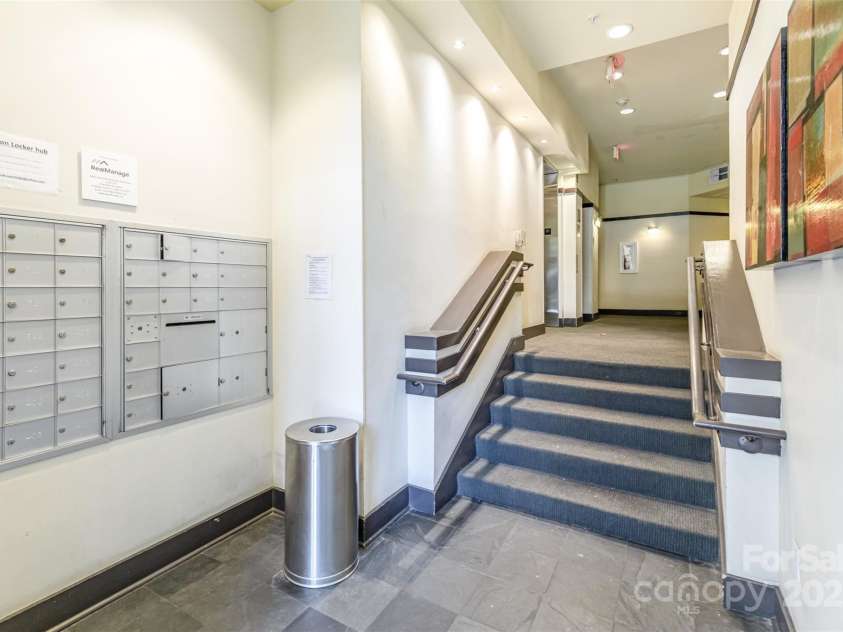 525 6th Street, Charlotte, NC 28202.  MLS# CAR4316766, YatesRealty ID 1579. 