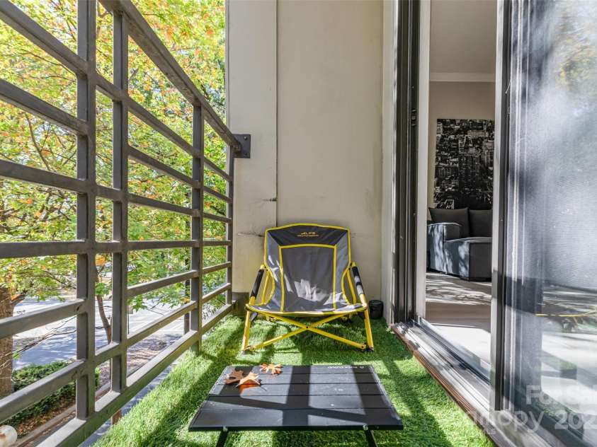 525 6th Street, Charlotte, NC 28202.  MLS# CAR4316766, YatesRealty ID 1579. 