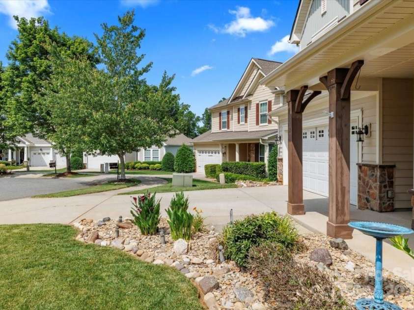 112 Artisan Court, Mooresville, NC 28117.  MLS# CAR4261386, YatesRealty ID 15792. 