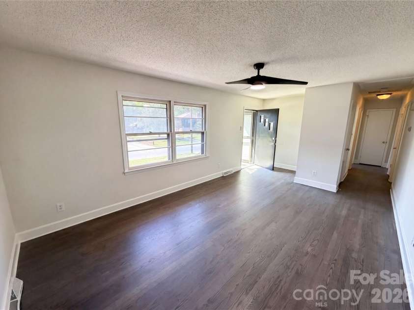 1815 Weststone Drive, Charlotte, NC 28208.  MLS# CAR4373944, YatesRealty ID 15792. 