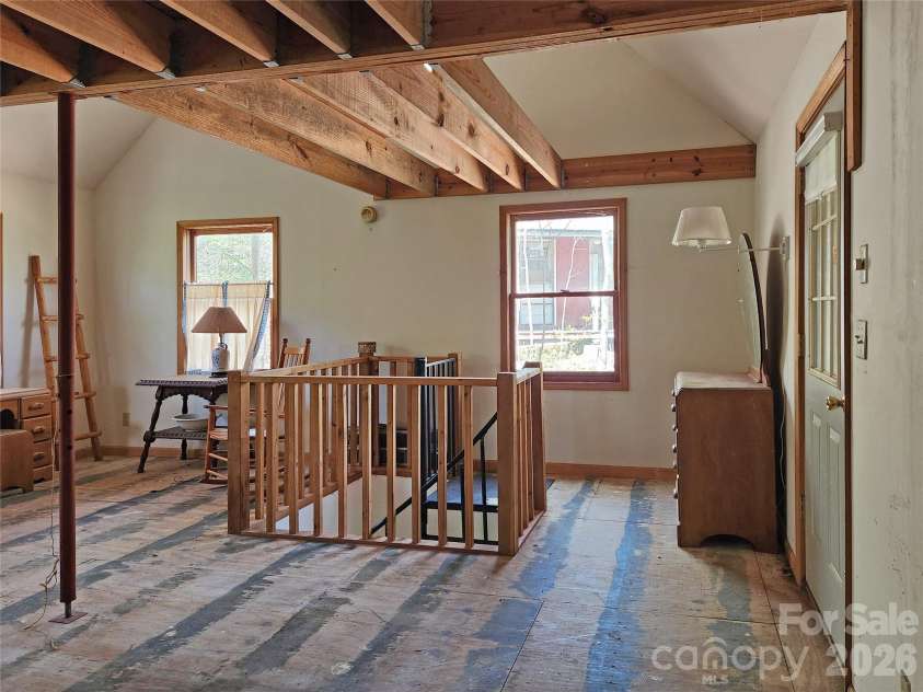 929 Pine Ridge Road, Hendersonville, NC 28792.  MLS# CAR4373397, YatesRealty ID 15793. 