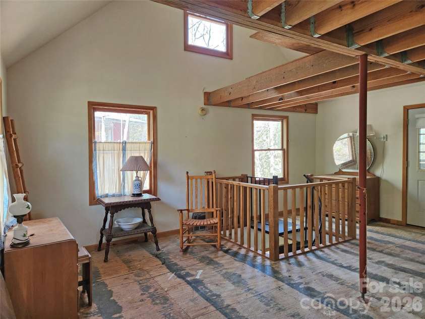 929 Pine Ridge Road, Hendersonville, NC 28792.  MLS# CAR4373397, YatesRealty ID 15793. 