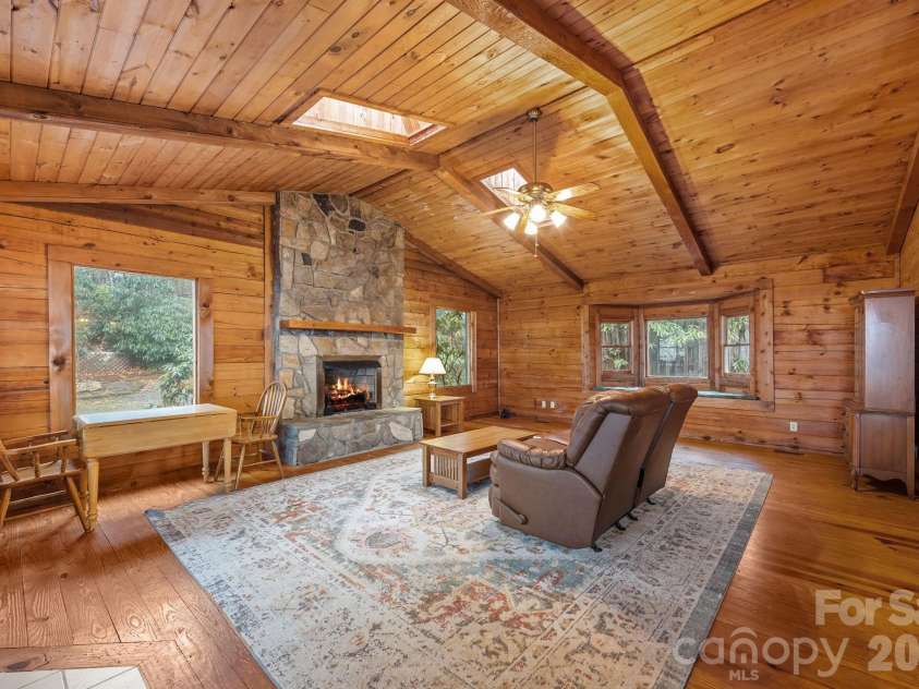 75 Red Oak Lane, Waynesville, NC 28786.  MLS# CAR4326440, YatesRealty ID 15794. 