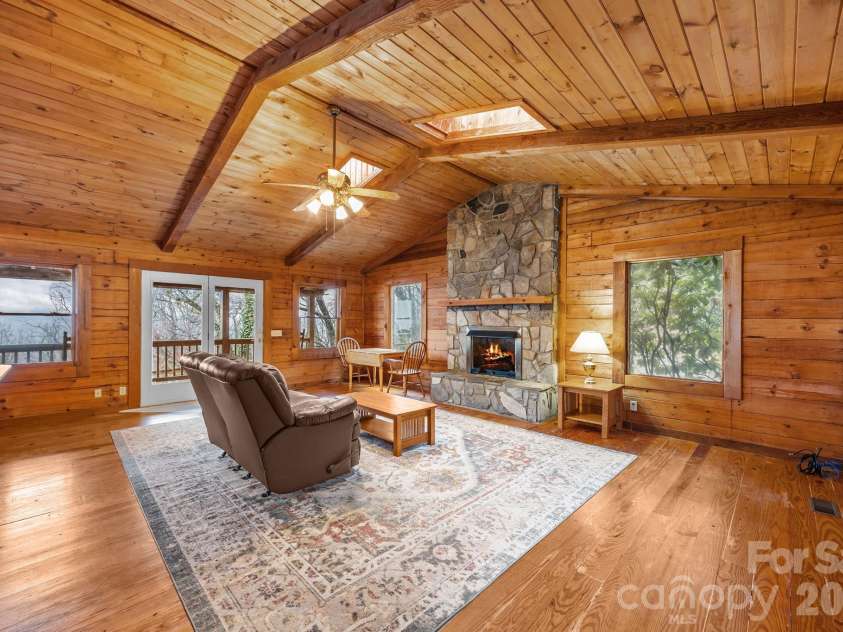 75 Red Oak Lane, Waynesville, NC 28786.  MLS# CAR4326440, YatesRealty ID 15794. 