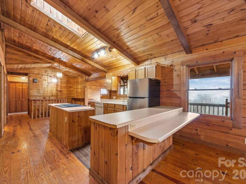 75 Red Oak Lane, Waynesville, NC 28786.  MLS# CAR4326440, YatesRealty ID 15794. 