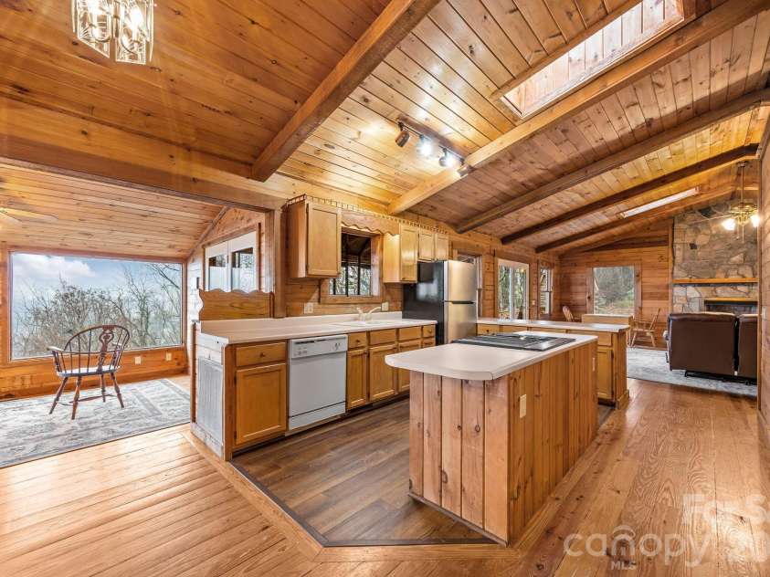 75 Red Oak Lane, Waynesville, NC 28786.  MLS# CAR4326440, YatesRealty ID 15794. 
