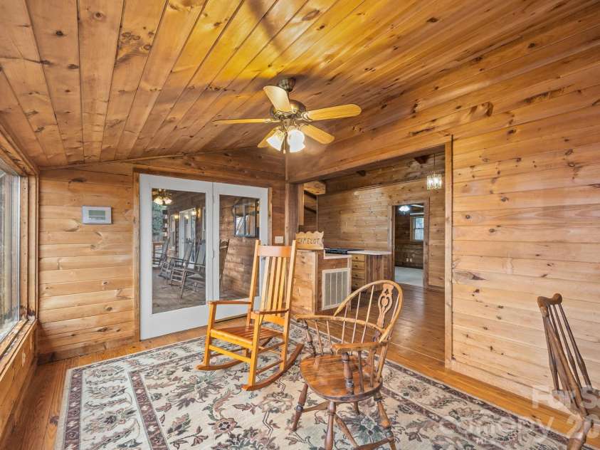 75 Red Oak Lane, Waynesville, NC 28786.  MLS# CAR4326440, YatesRealty ID 15794. 
