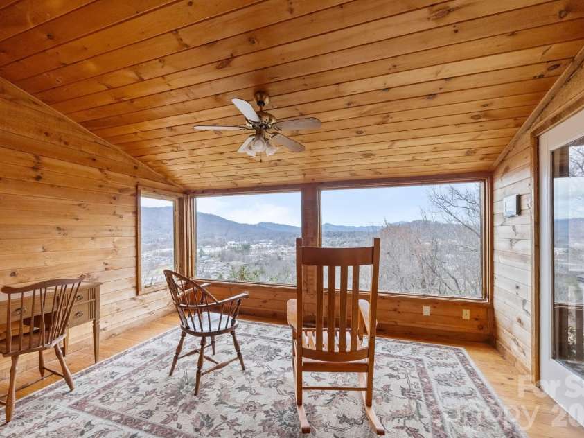 75 Red Oak Lane, Waynesville, NC 28786.  MLS# CAR4326440, YatesRealty ID 15794. 