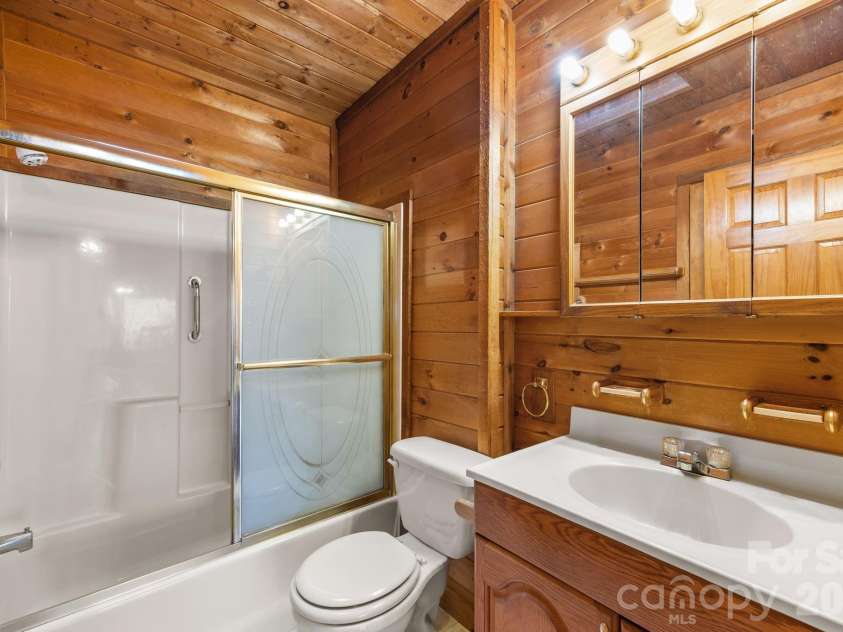 75 Red Oak Lane, Waynesville, NC 28786.  MLS# CAR4326440, YatesRealty ID 15794. 
