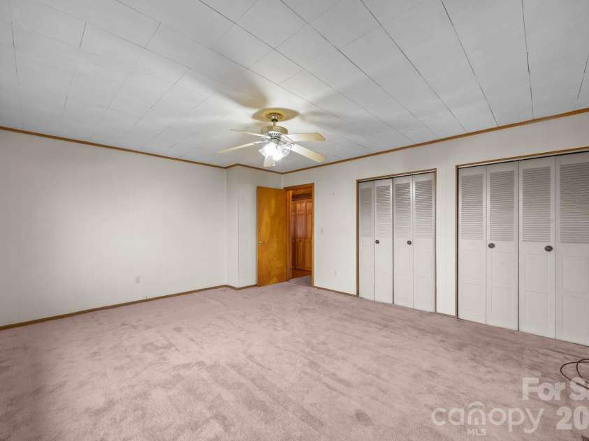 75 Red Oak Lane, Waynesville, NC 28786.  MLS# CAR4326440, YatesRealty ID 15794. 