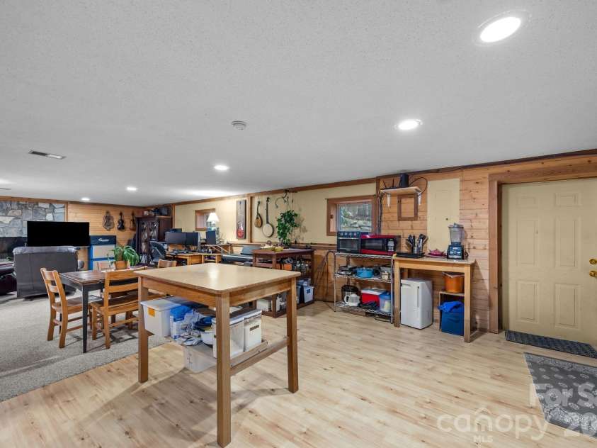 75 Red Oak Lane, Waynesville, NC 28786.  MLS# CAR4326440, YatesRealty ID 15794. 
