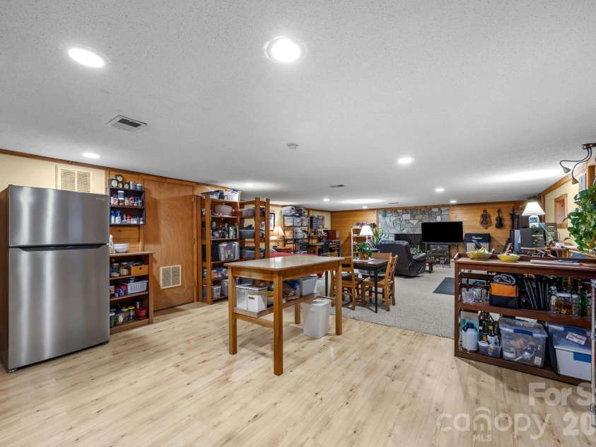 75 Red Oak Lane, Waynesville, NC 28786.  MLS# CAR4326440, YatesRealty ID 15794. 