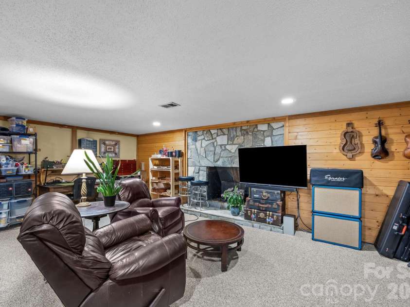 75 Red Oak Lane, Waynesville, NC 28786.  MLS# CAR4326440, YatesRealty ID 15794. 