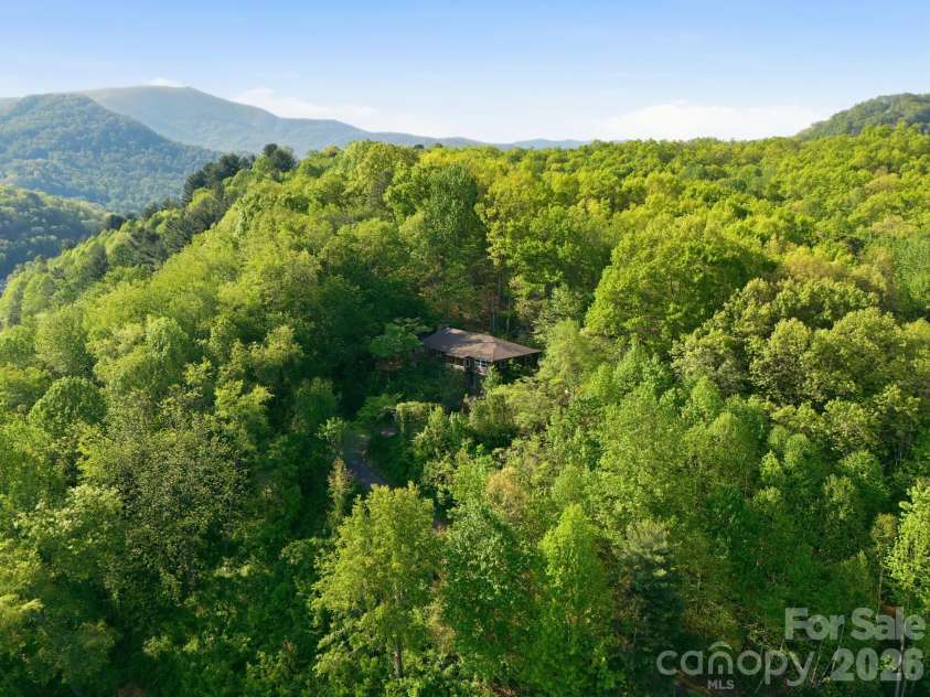 75 Red Oak Lane, Waynesville, NC 28786.  MLS# CAR4326440, YatesRealty ID 15794. 