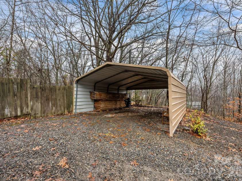 75 Red Oak Lane, Waynesville, NC 28786.  MLS# CAR4326440, YatesRealty ID 15794. 