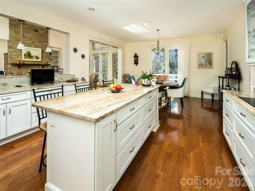 123 Orvis Stone Circle, Biltmore Lake, NC 28715.  MLS# CAR4333443, YatesRealty ID 15795. 