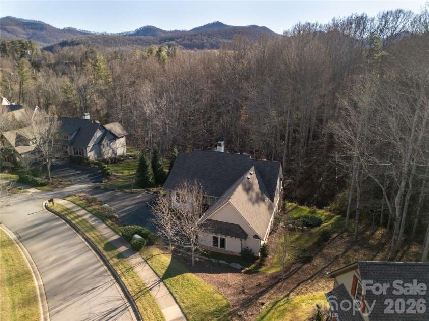 123 Orvis Stone Circle, Biltmore Lake, NC 28715.  MLS# CAR4333443, YatesRealty ID 15795. 