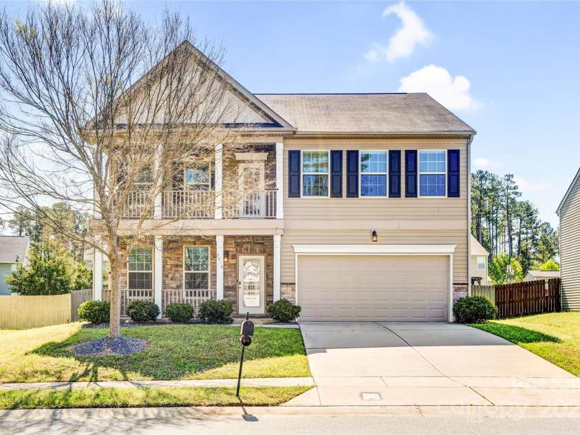 3010 Berry Creek Road, Charlotte, NC 28214.  MLS# CAR4242892, YatesRealty ID 15795. 