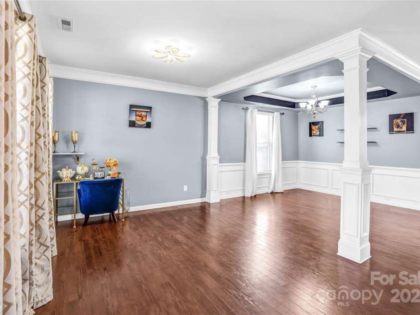 3010 Berry Creek Road, Charlotte, NC 28214.  MLS# CAR4242892, YatesRealty ID 15795. 