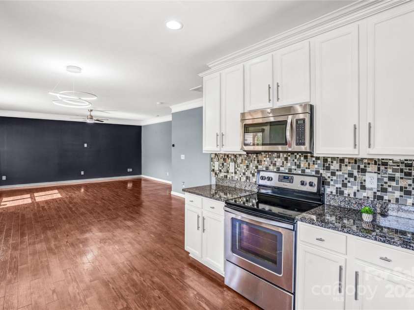 3010 Berry Creek Road, Charlotte, NC 28214.  MLS# CAR4242892, YatesRealty ID 15795. 