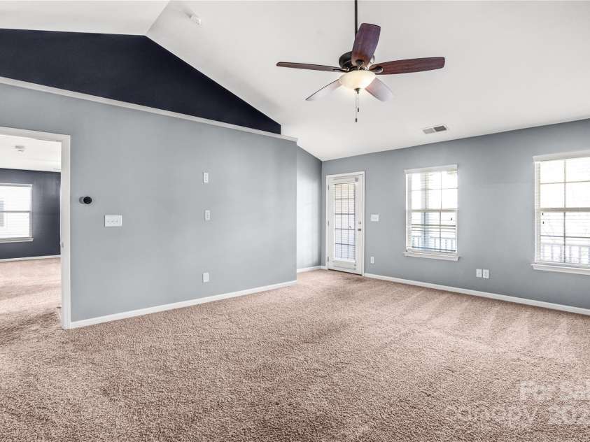 3010 Berry Creek Road, Charlotte, NC 28214.  MLS# CAR4242892, YatesRealty ID 15795. 