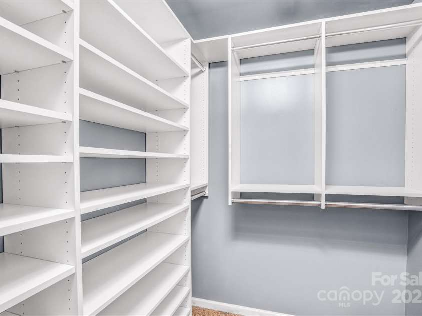 3010 Berry Creek Road, Charlotte, NC 28214.  MLS# CAR4242892, YatesRealty ID 15795. 