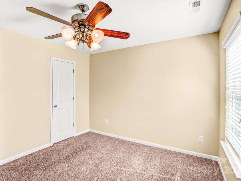 3010 Berry Creek Road, Charlotte, NC 28214.  MLS# CAR4242892, YatesRealty ID 15795. 