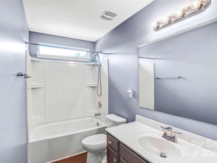 3010 Berry Creek Road, Charlotte, NC 28214.  MLS# CAR4242892, YatesRealty ID 15795. 