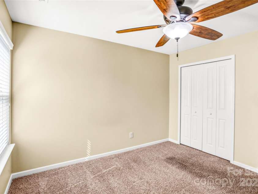 3010 Berry Creek Road, Charlotte, NC 28214.  MLS# CAR4242892, YatesRealty ID 15795. 