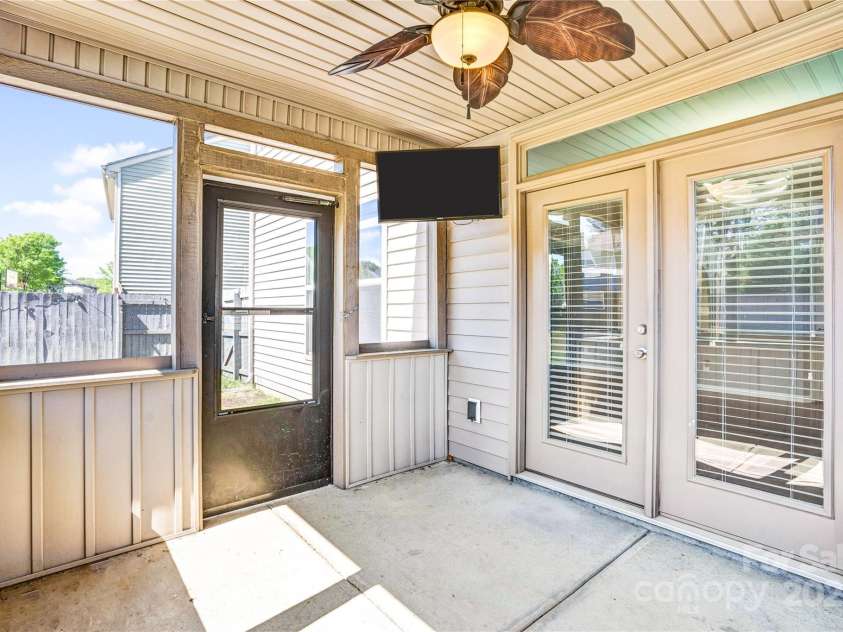 3010 Berry Creek Road, Charlotte, NC 28214.  MLS# CAR4242892, YatesRealty ID 15795. 