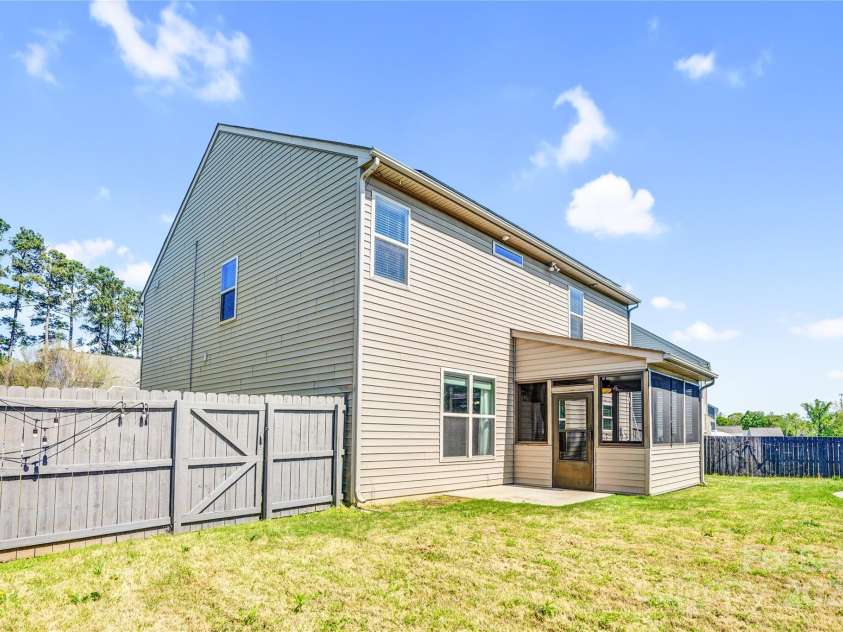 3010 Berry Creek Road, Charlotte, NC 28214.  MLS# CAR4242892, YatesRealty ID 15795. 