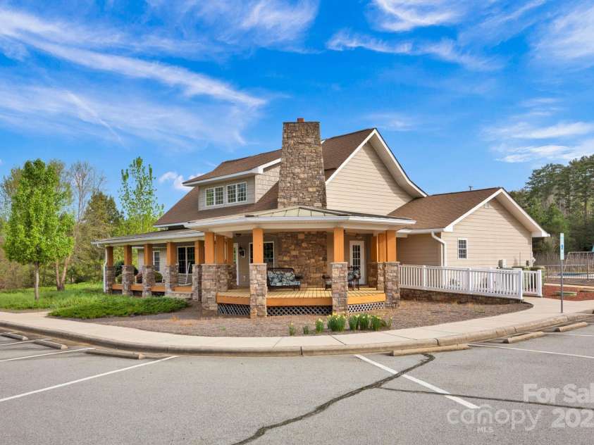 700 Sunset Pointe Drive, Salisbury, NC 28146.  MLS# CAR4240094, YatesRealty ID 15796. 