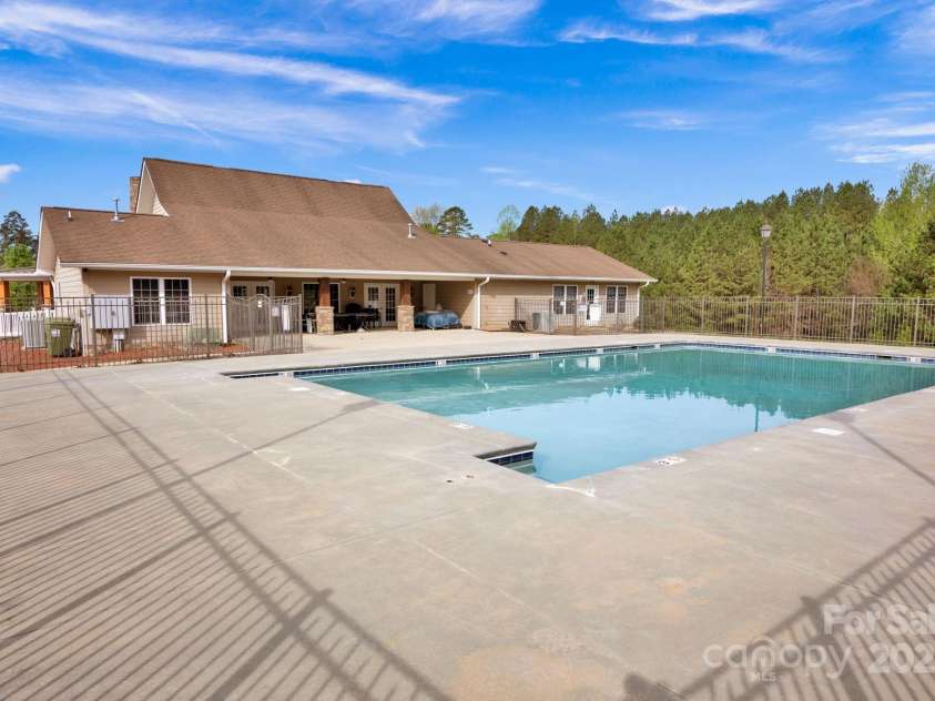 700 Sunset Pointe Drive, Salisbury, NC 28146.  MLS# CAR4240094, YatesRealty ID 15796. 