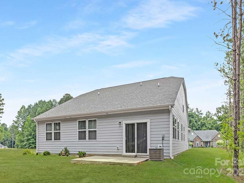 700 Sunset Pointe Drive, Salisbury, NC 28146.  MLS# CAR4240094, YatesRealty ID 15796. 