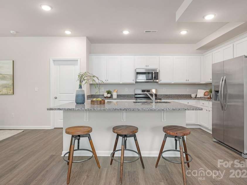 700 Sunset Pointe Drive, Salisbury, NC 28146.  MLS# CAR4240094, YatesRealty ID 15796. 