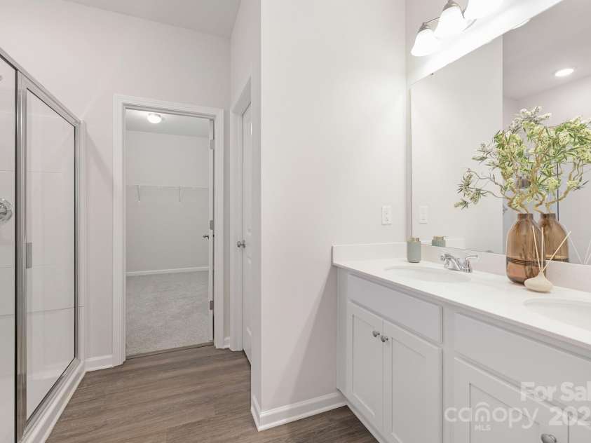 700 Sunset Pointe Drive, Salisbury, NC 28146.  MLS# CAR4240094, YatesRealty ID 15796. 