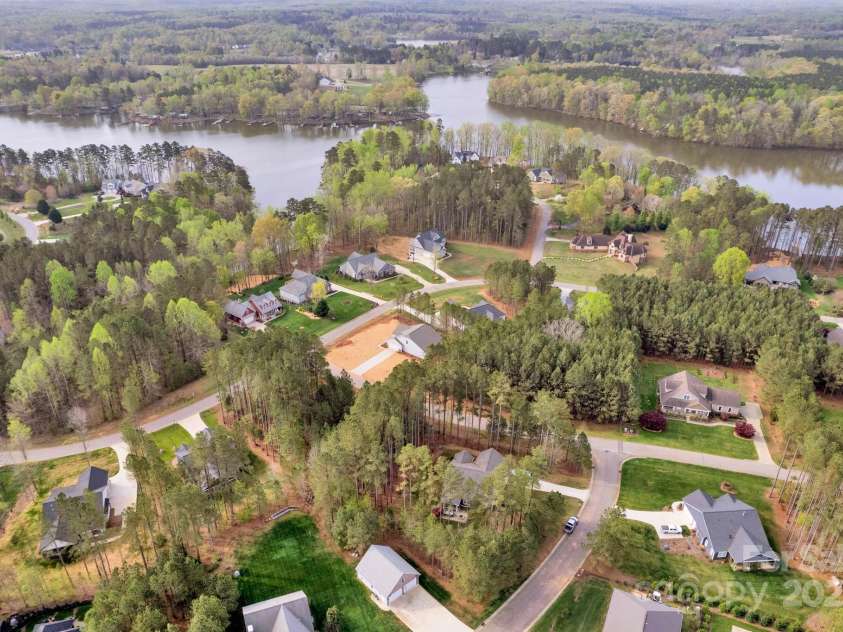 700 Sunset Pointe Drive, Salisbury, NC 28146.  MLS# CAR4240094, YatesRealty ID 15796. 