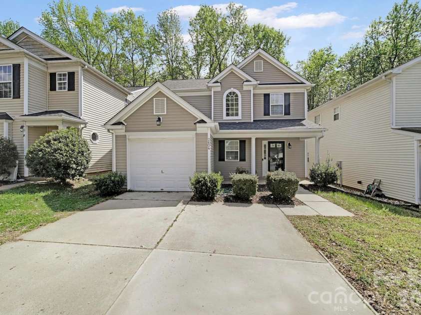2604 Cochrane Drive, Charlotte, NC 28269.  MLS# CAR4365893, YatesRealty ID 15797. 