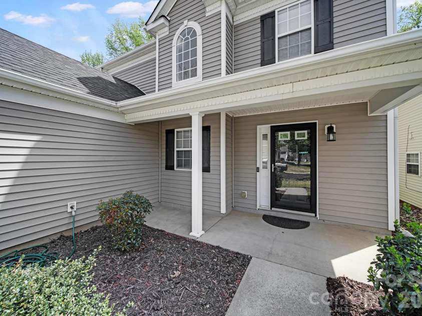 2604 Cochrane Drive, Charlotte, NC 28269.  MLS# CAR4365893, YatesRealty ID 15797. 