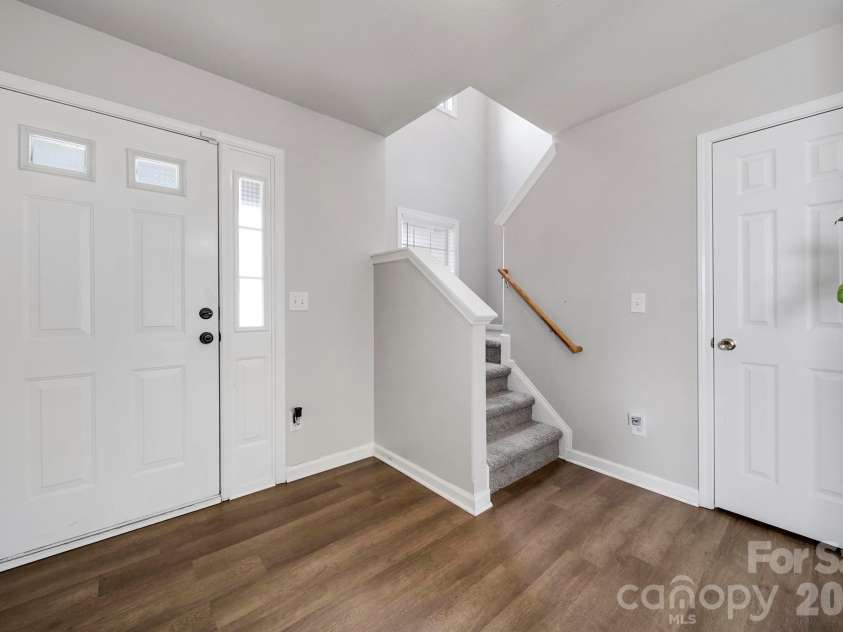 2604 Cochrane Drive, Charlotte, NC 28269.  MLS# CAR4365893, YatesRealty ID 15797. 