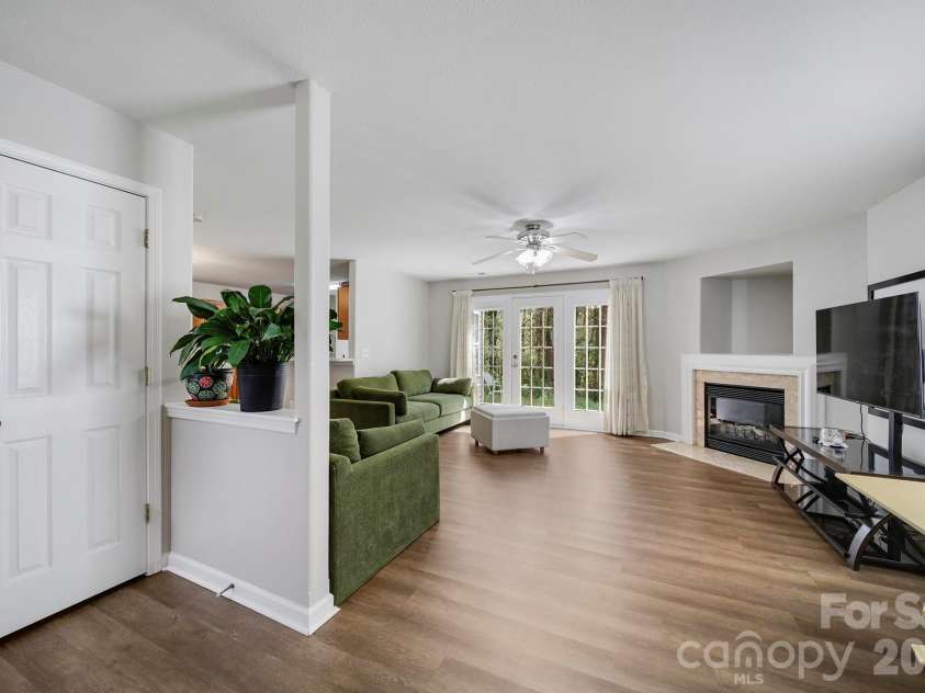 2604 Cochrane Drive, Charlotte, NC 28269.  MLS# CAR4365893, YatesRealty ID 15797. 
