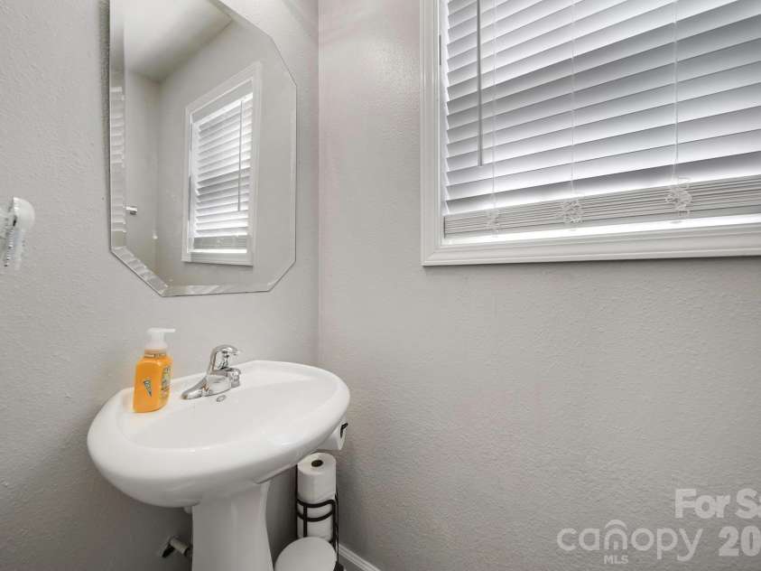 2604 Cochrane Drive, Charlotte, NC 28269.  MLS# CAR4365893, YatesRealty ID 15797. 